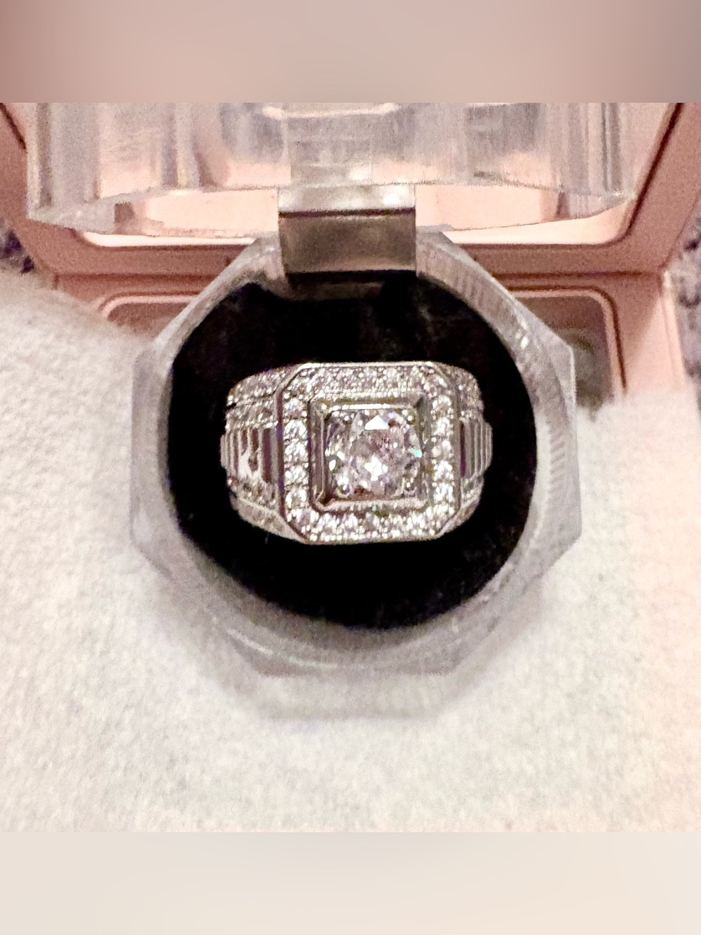 2.2 Carats Moissanite Ring Size 8, GRA Card & Gift box.